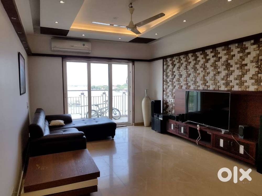 4BHK+ in Marine Drive