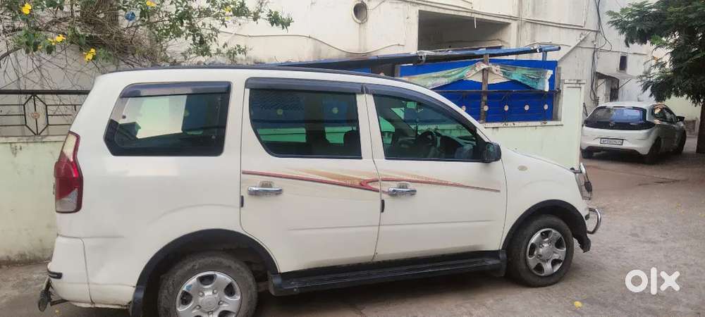 Mahindra Xylo 2016