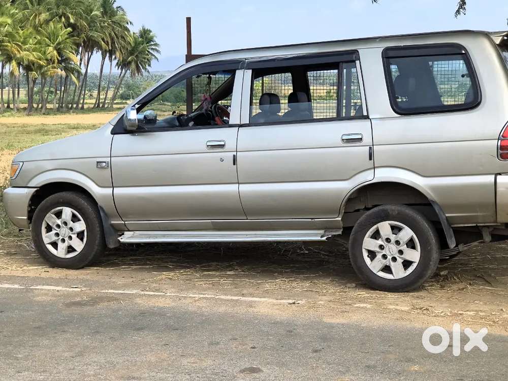 Chevrolet Tavera Neo 2013