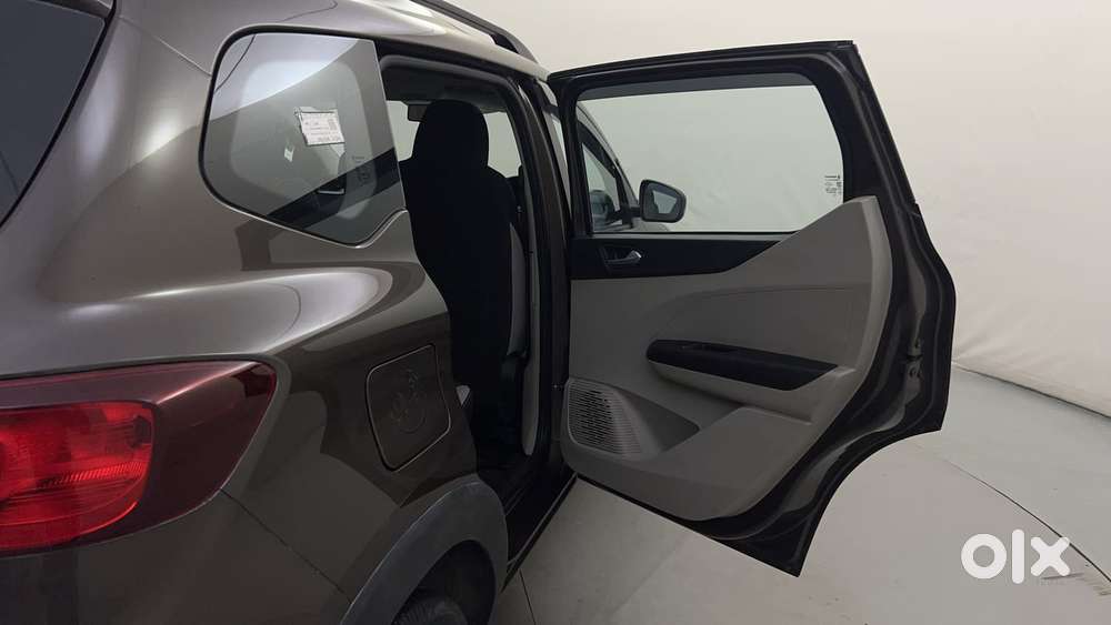 Renault Triber Rxz Easy-r Amt, 2022, Petrol