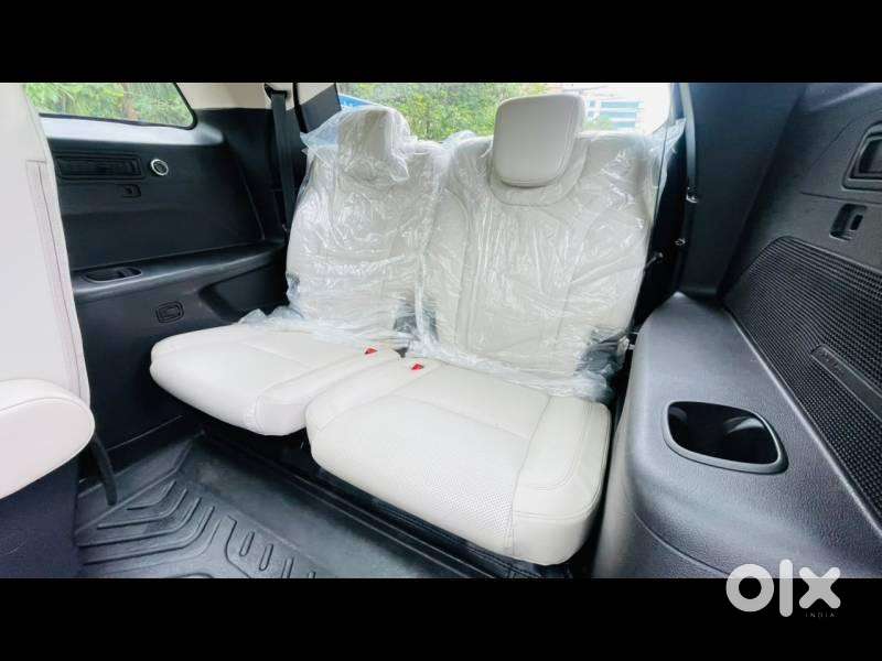 Mahindra Xuv700 Ax7l 6 Str At, 2024, Petrol