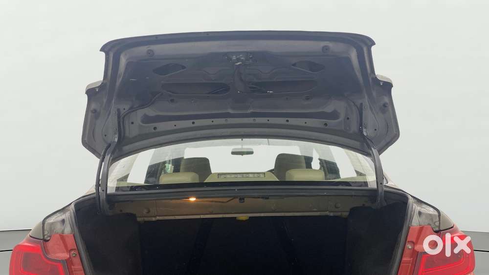 Maruti Suzuki Swift Dzire Amt Zxi, 2022, Petrol