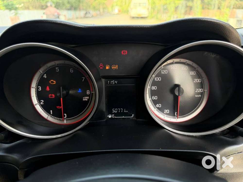 Maruti Suzuki Swift Vxi 1.2 Abs Bs-iv, 2018, Petrol