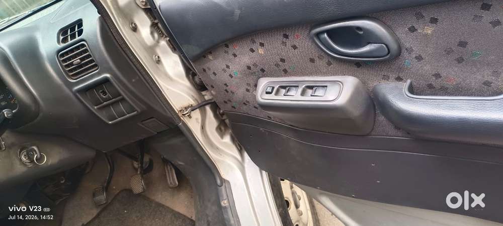 Maruti Suzuki Versa Dx Bsiii, 2004, Petrol