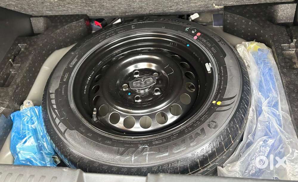 Maruti Suzuki Brezza 1.5 Lxi Smart Hybrid, 2023, Petrol