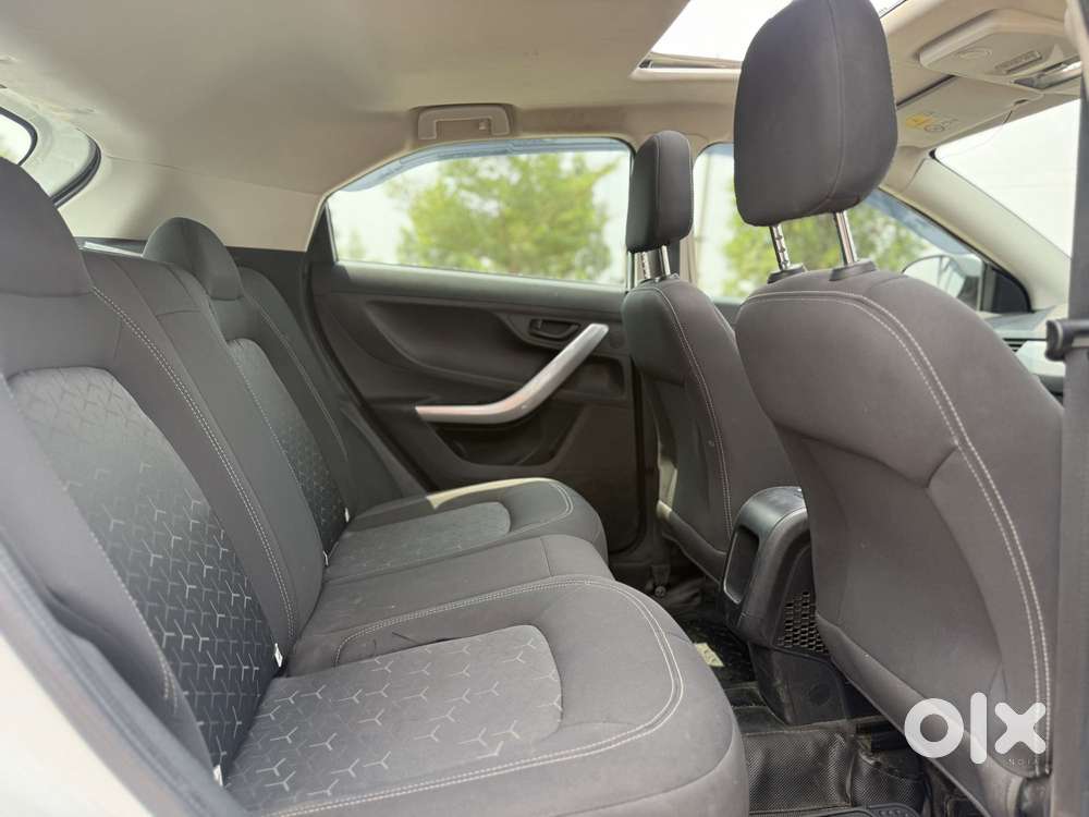 Tata Nexon 1.2 Revotron Xma Amt (s), 2021, Diesel