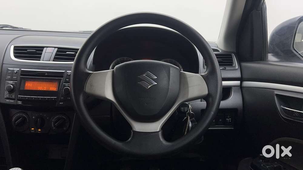Maruti Suzuki Swift Vxi Optional, 2016, Petrol