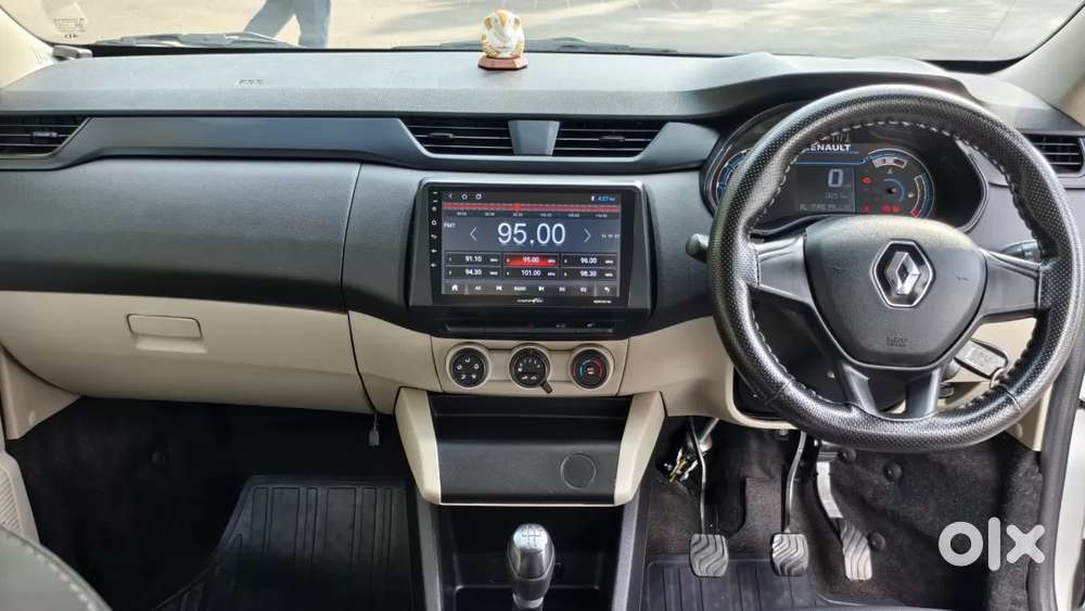 Renault Triber 1.0 Rxe, 2023, Petrol