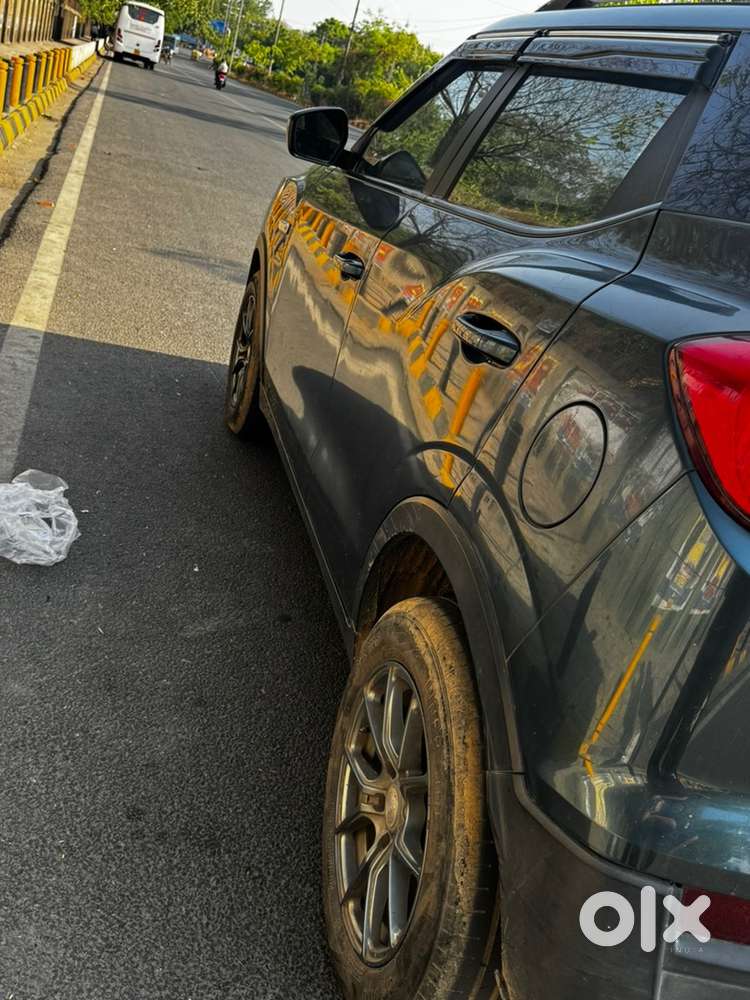 Mahindra Xuv300 2022 Petrol Well Maintained