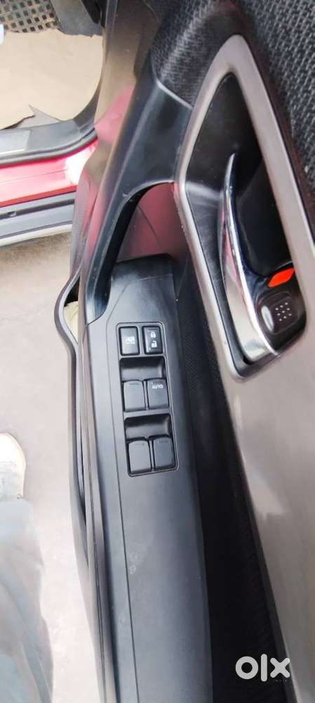 Maruti Suzuki Brezza Zdi+ Dual Tone, 2018, Diesel