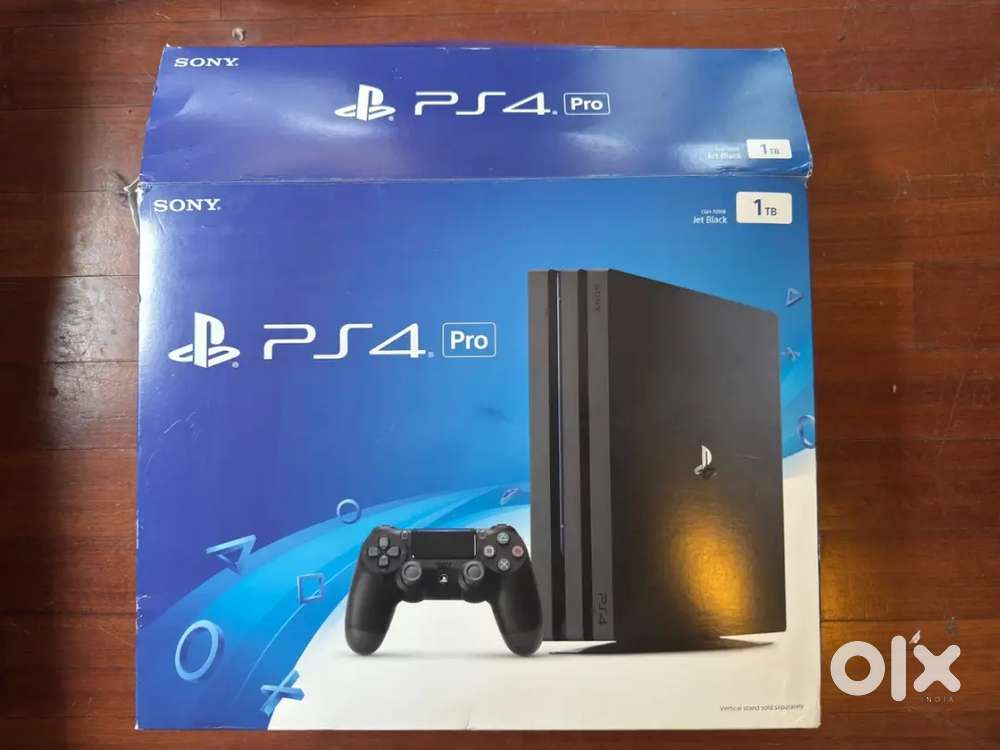 Sony PlayStation Pro 1TB Console Black CUH-7215B Controllers