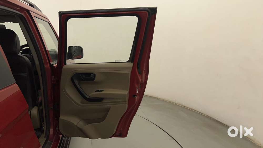 Mahindra Tuv 300 T6 Plus, 2017, Diesel