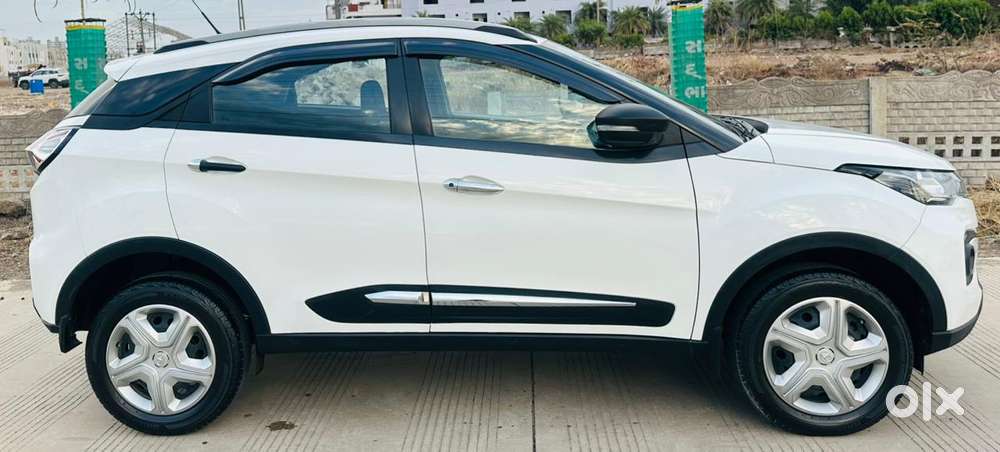 Tata Nexon, 2023, Petrol