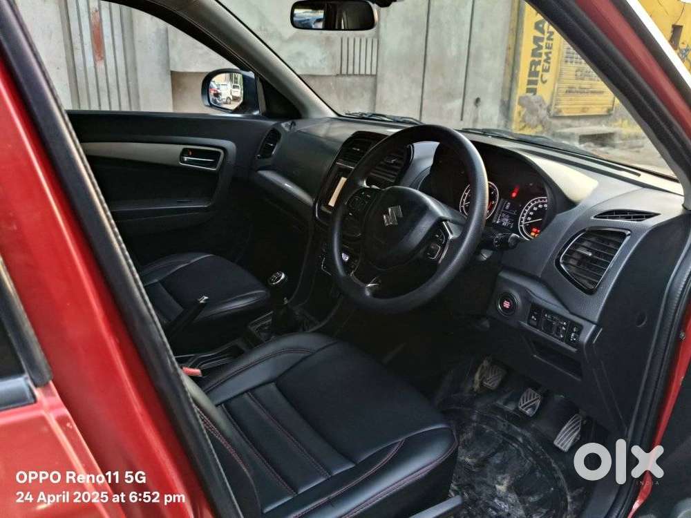 Maruti Suzuki Brezza 1.5 Zxi Smart Hybrid Dual Tone, 2016, Diesel