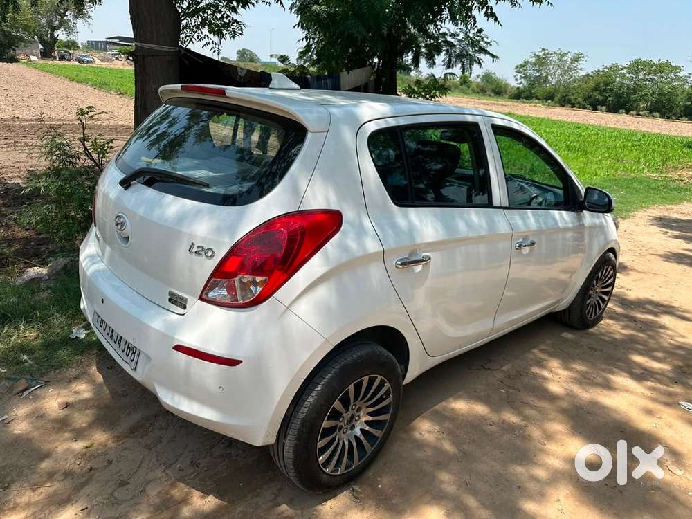 Hyundai I20 Diesel 2013 Registerd 2015 Valid Till 2030