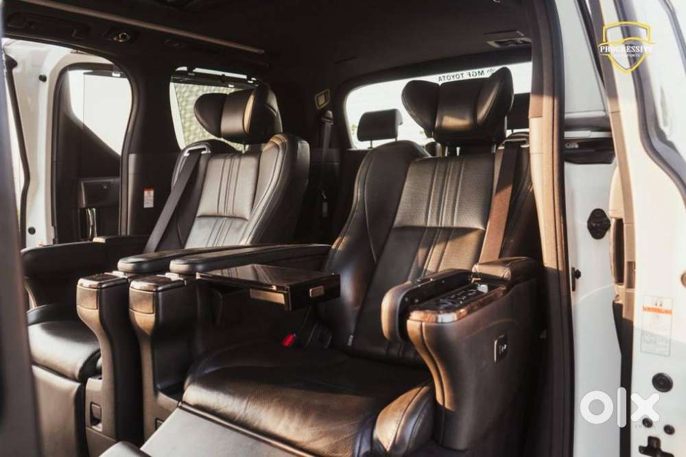 Toyota Vellfire Vip – Executive Lounge, 2022, Petrol