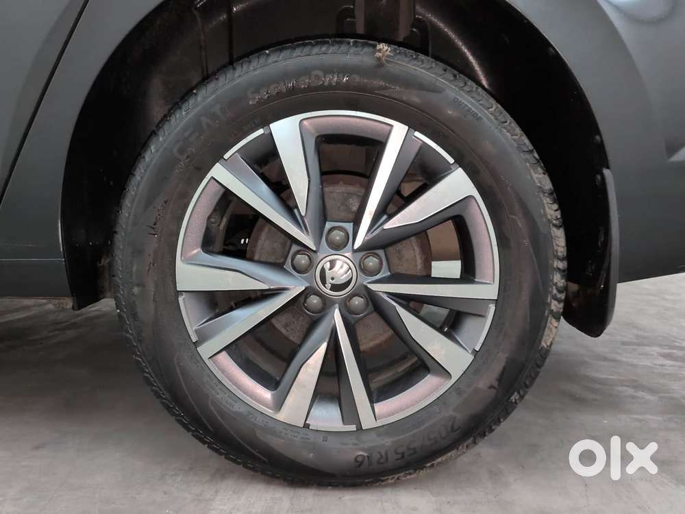 Skoda Slavia Style 1.0l Tsi At, 2023, Petrol