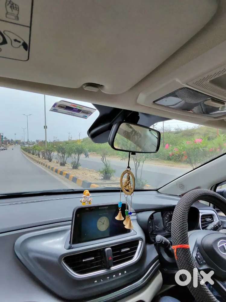 Urgent Sale : Tata Altroz 2023 Xm Plus (s) 1st Owner  Under Warranty