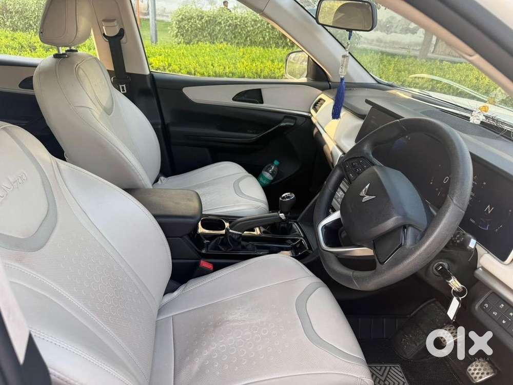 Mahindra Xuv700 2023 Diesel Well Maintained
