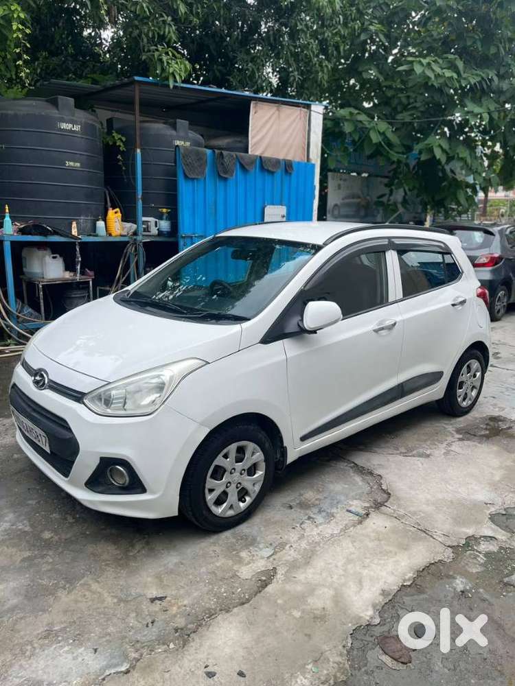 Hyundai Grand I10 Sportz, 2016, Petrol