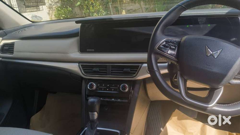 Mahindra Xuv700 2.0 Ax 7 Petrol At Luxury Pack Str, 2024, Petrol