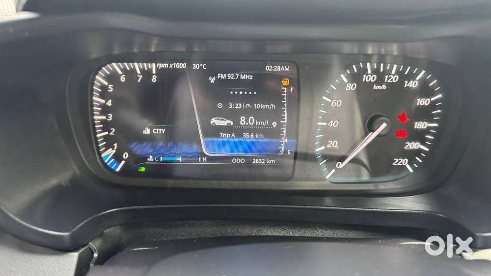 Tata Altroz Xz, 2025, Petrol