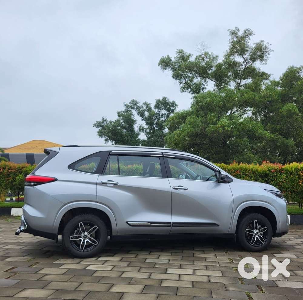 Toyota Innova Hycross 2.0 G-slf 8 Str, 2023, Petrol