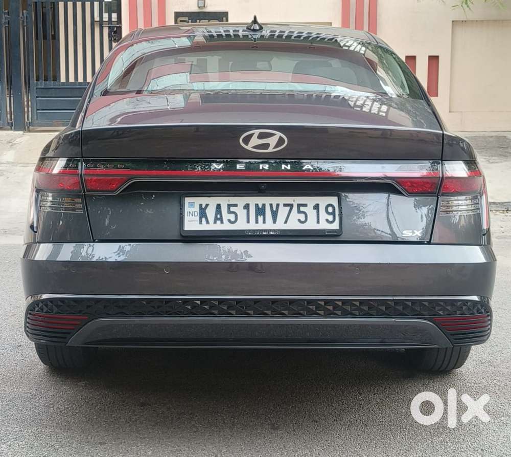 Hyundai Verna 1.5 Mpi Mt Sx (o), 2023, Petrol