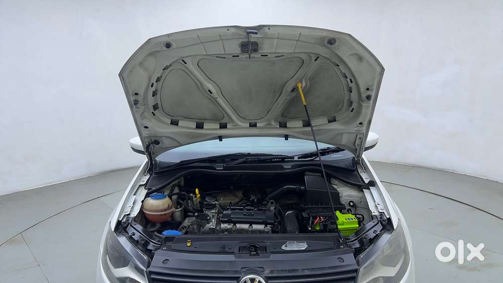 Volkswagen Polo Petrol Highline 1.2l, 2016, Petrol