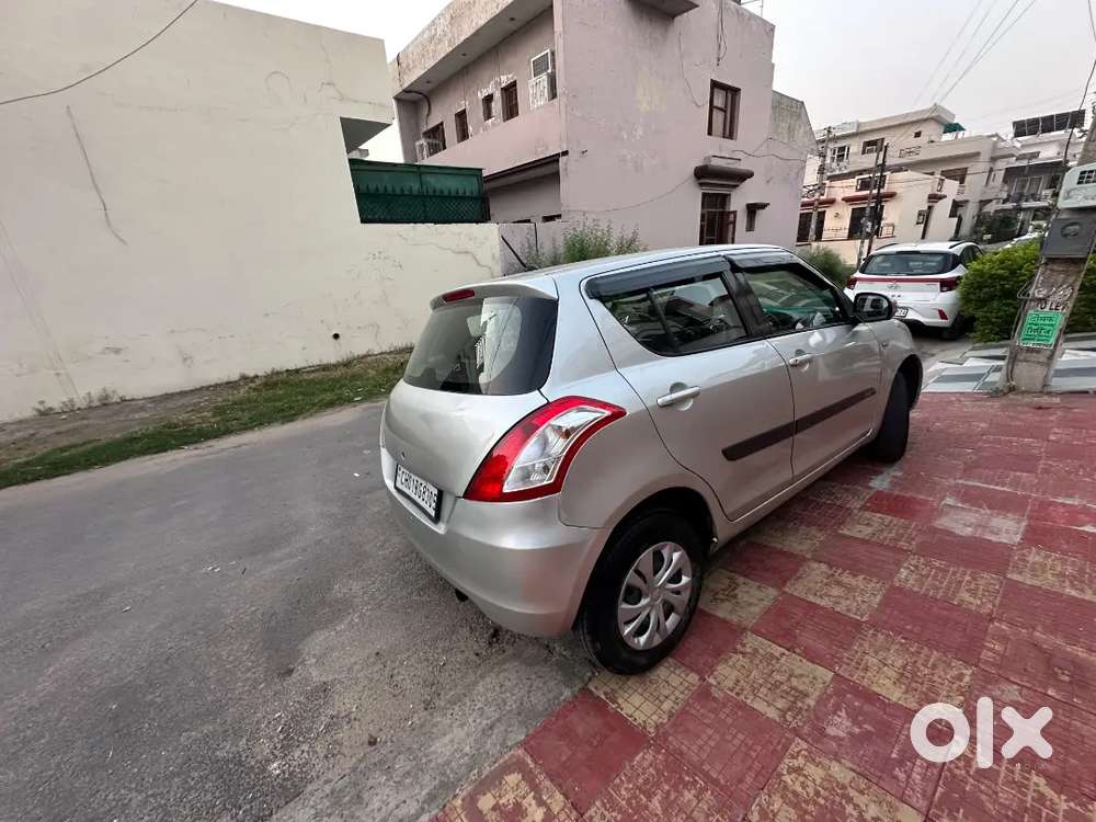 Maruti Suzuki Swift Vxi 2016