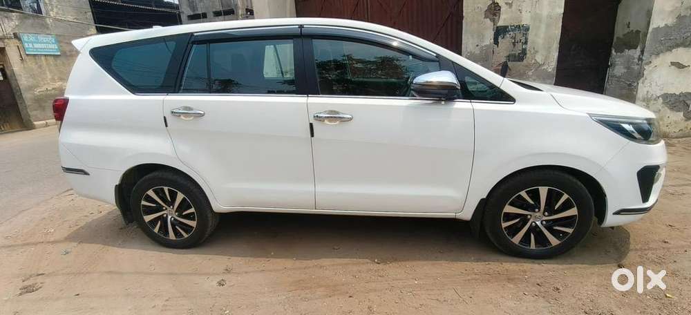 Toyota Innova Crysta 2022