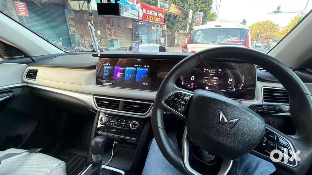 Mahindra Ax7 Luxury Pack Diesel
