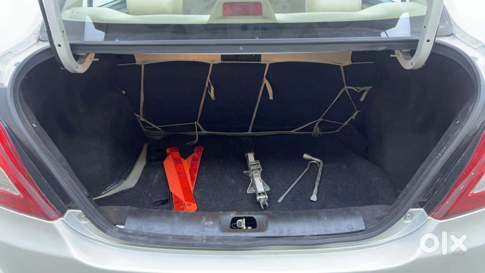 Maruti Suzuki Swift Dzire Vxi Optional, 2016, Petrol