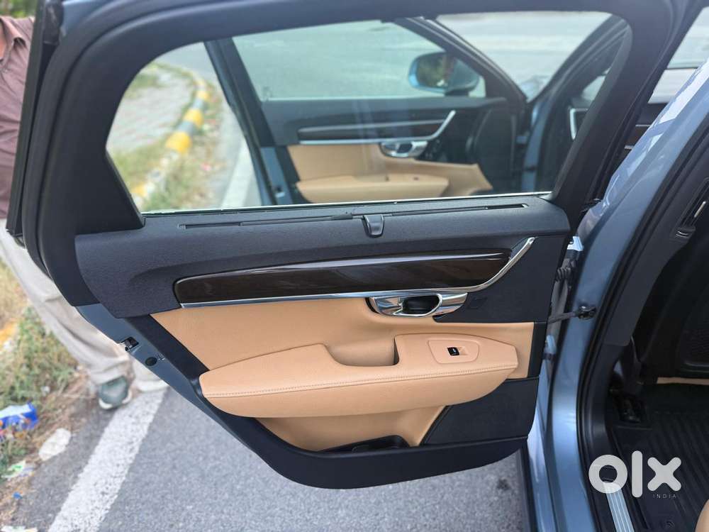 Volvo S90 D4 Momentum, 2019, Diesel