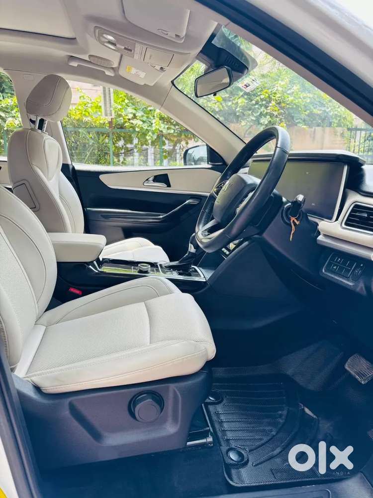 Mahindra Xuv700 2.0 Ax 7 Petrol At Luxury Pack Str, 2022, Petrol