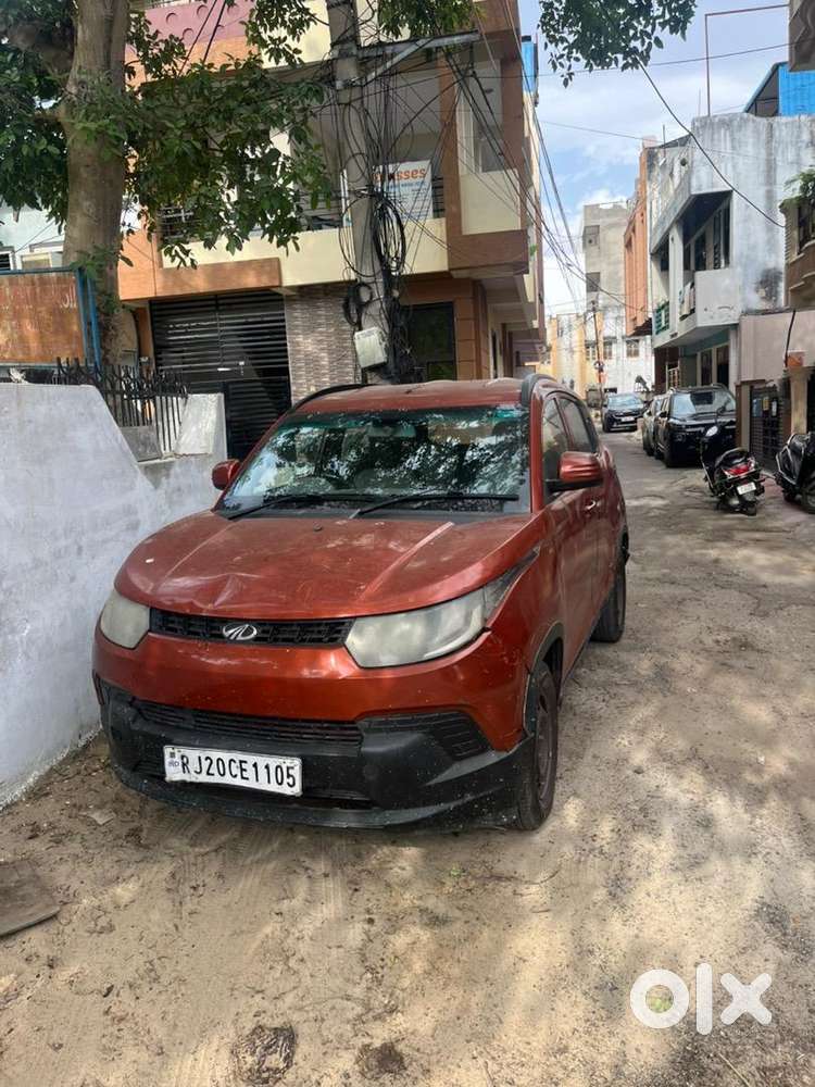 Mahindra Kuv 100