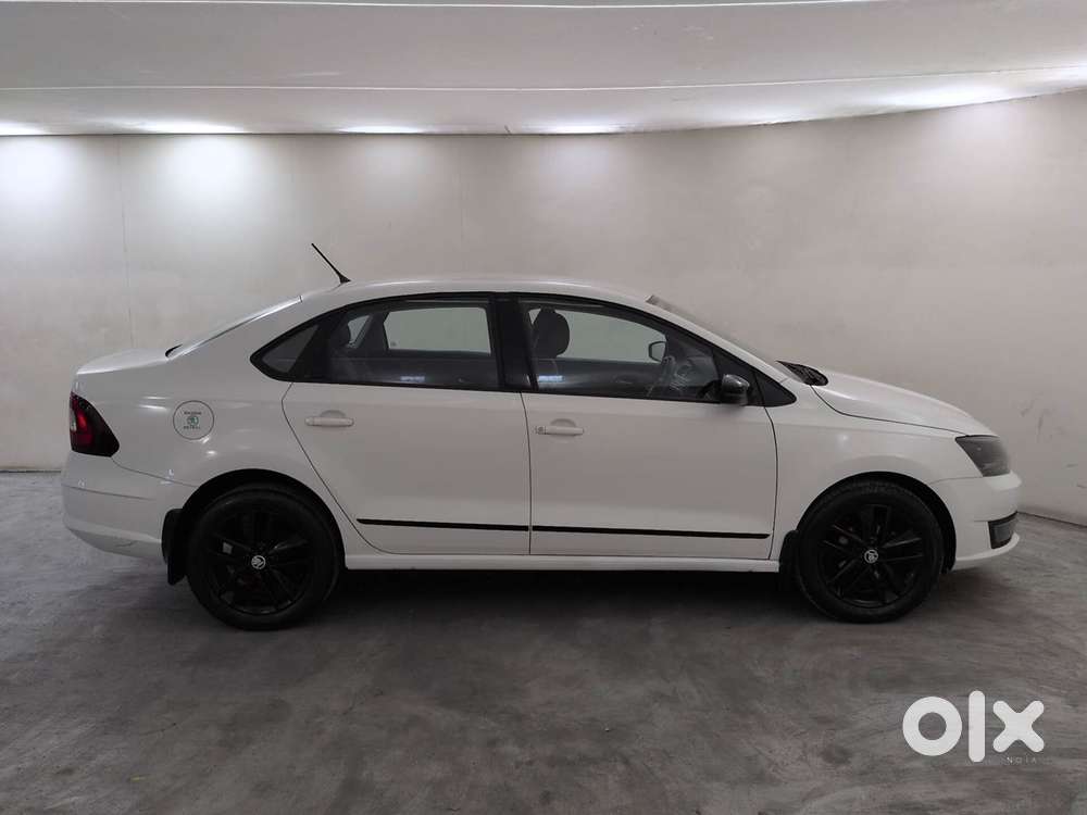 Skoda Rapid 1.0 Ambition Tsi At, 2021, Petrol