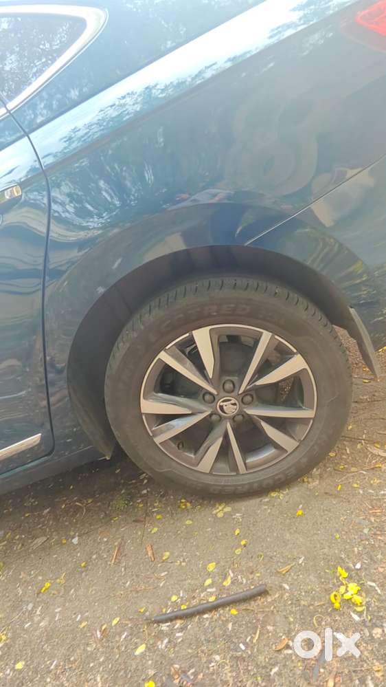 Skoda Slavia 1.0 Tsi Style At, 2023, Petrol