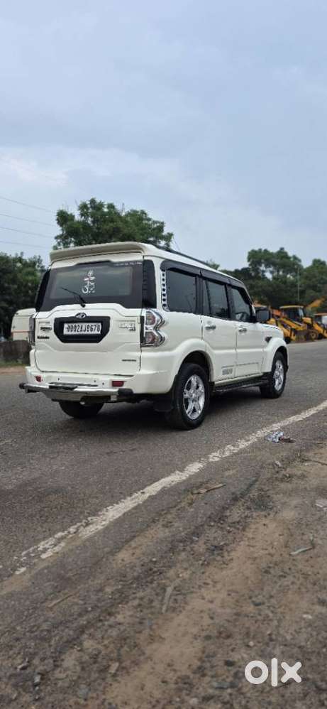 Mahindra Scorpio S10, 2017, Diesel