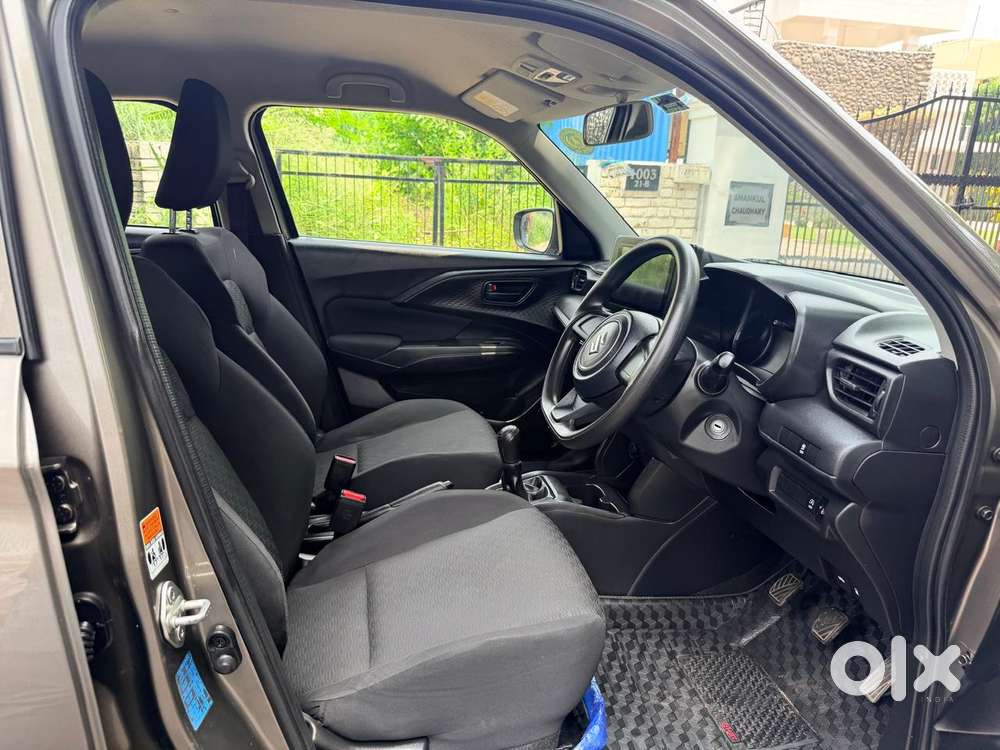 Maruti Suzuki Swift 1.2 Lxi (o), 2025, Petrol
