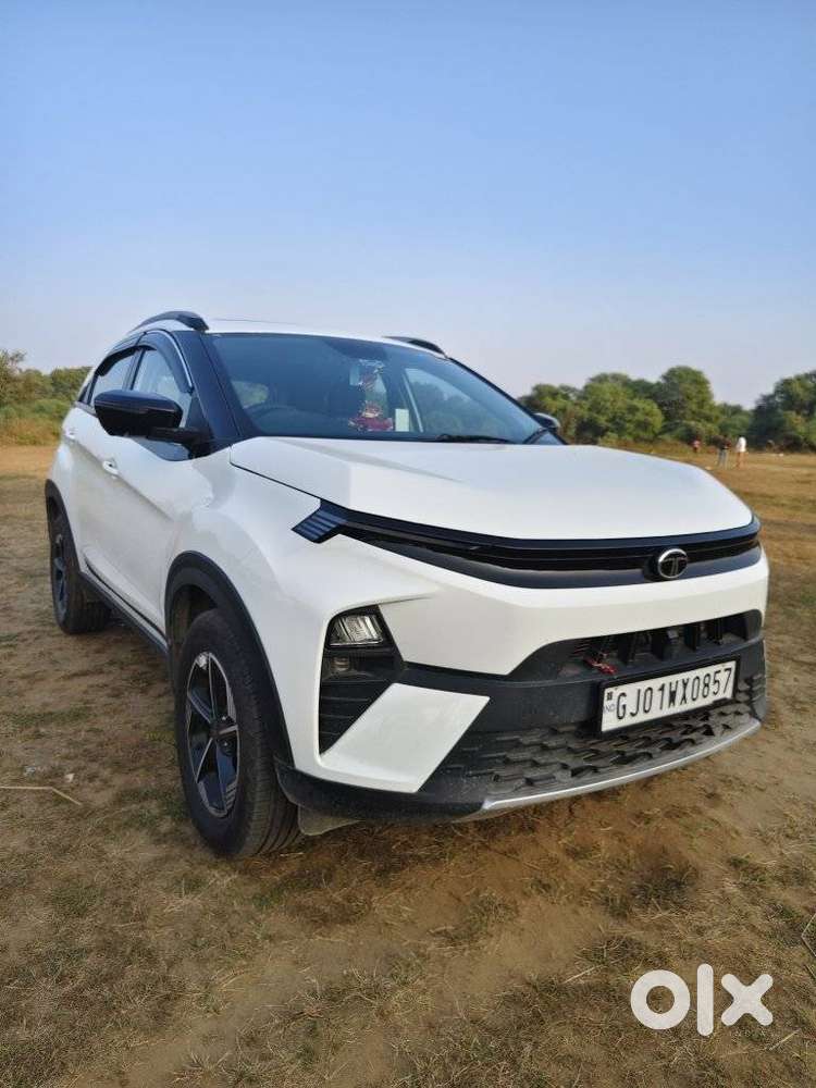 Tata Nexon Fearless Plus Purple 1.5 Revotorq Diesel 6amt Dual Tone, ..