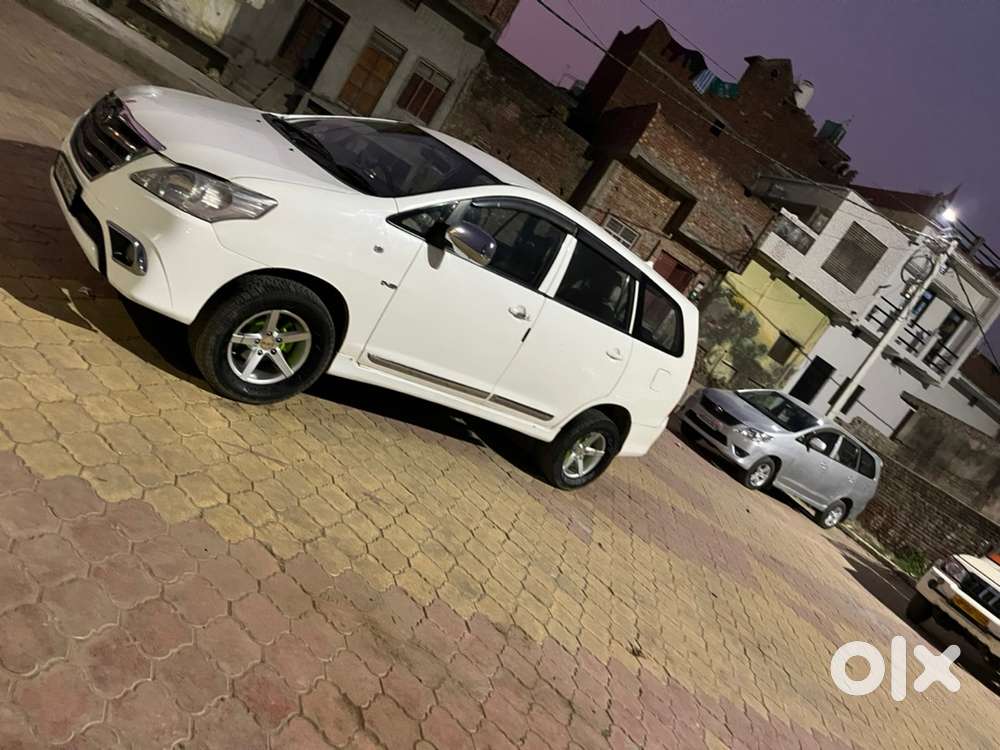 Toyota Innova 2013 Diesel Well Maintained