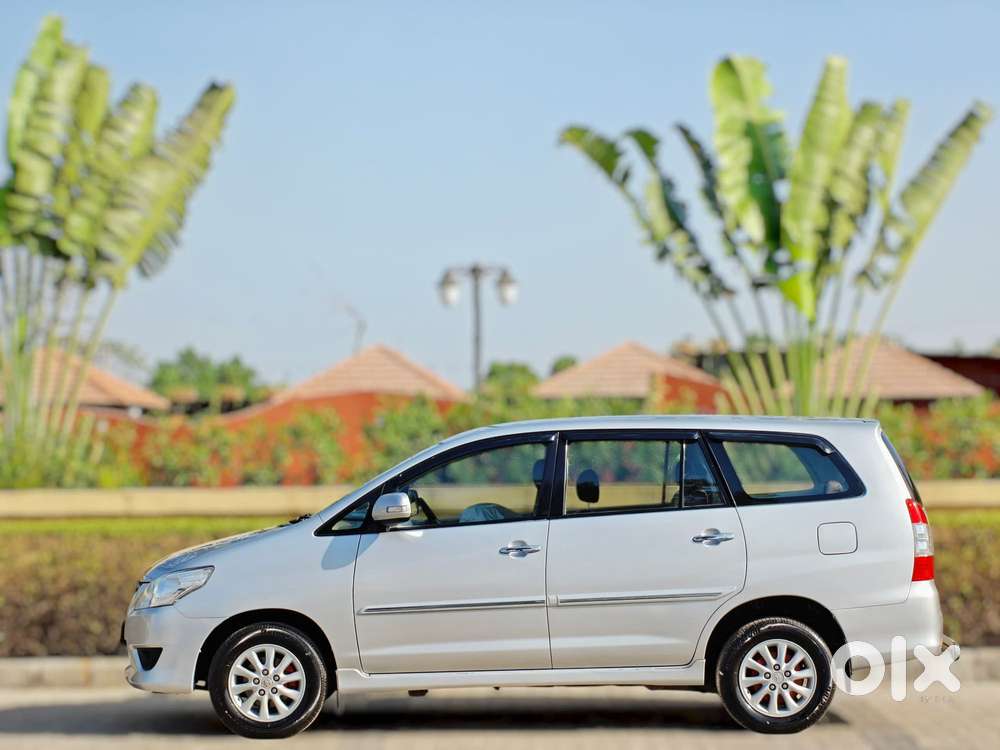 Toyota Innova 2012-2013 2.5 E Diesel Ps 8-seater, 2013, Diesel
