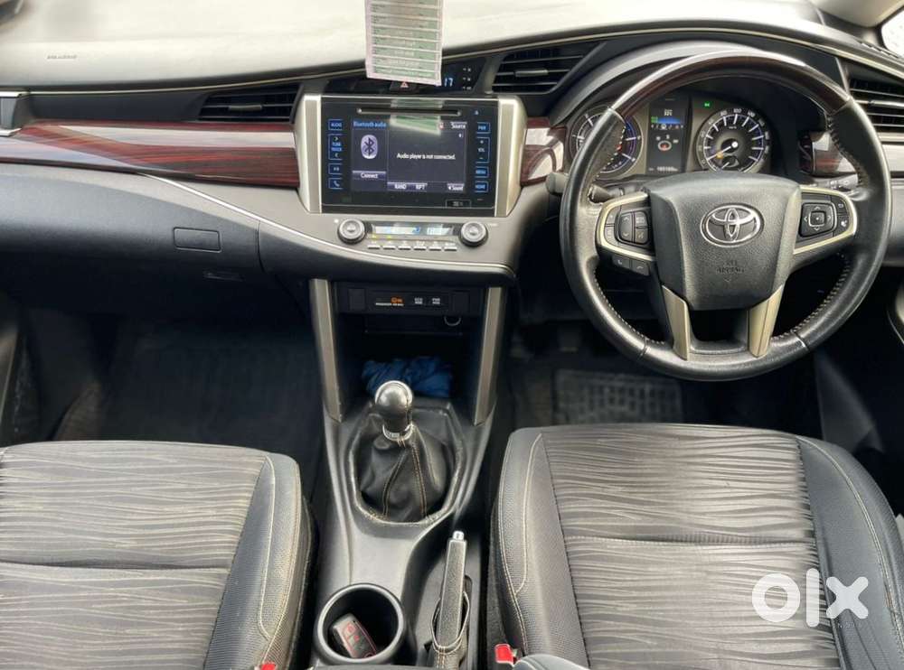 Toyota Innova Crysta 2.4 V, 2017