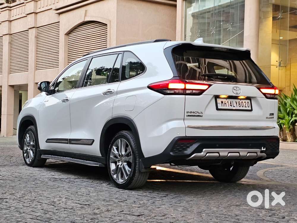 Toyota Innova Hycross 2.0 Zx (o) Hybrid 7 Str, 2024, Petrol
