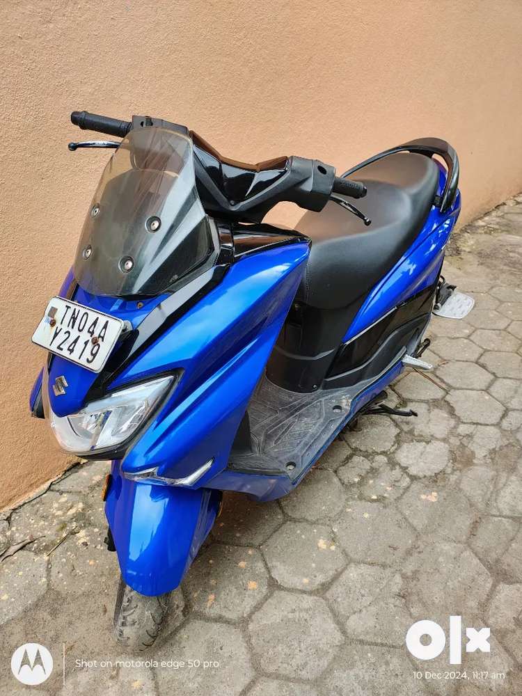 Suzuki burgman blue colour sales