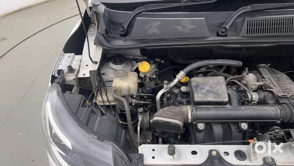 Renault Triber Rxz, 2022, Petrol