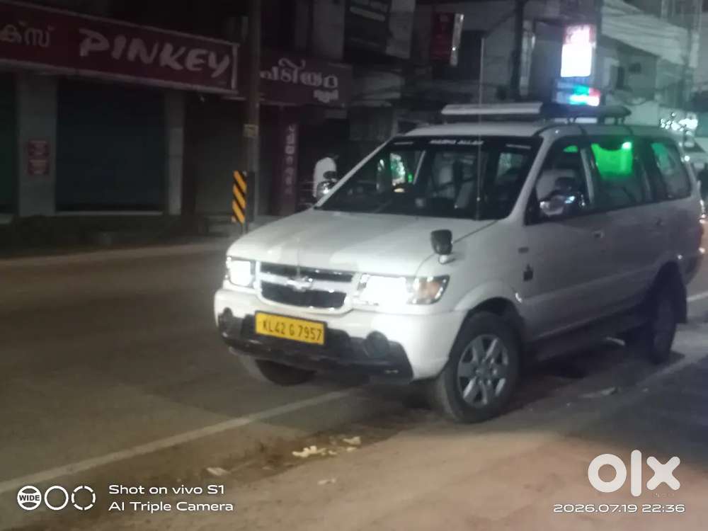 Chevrolet Tavera Neo 2013