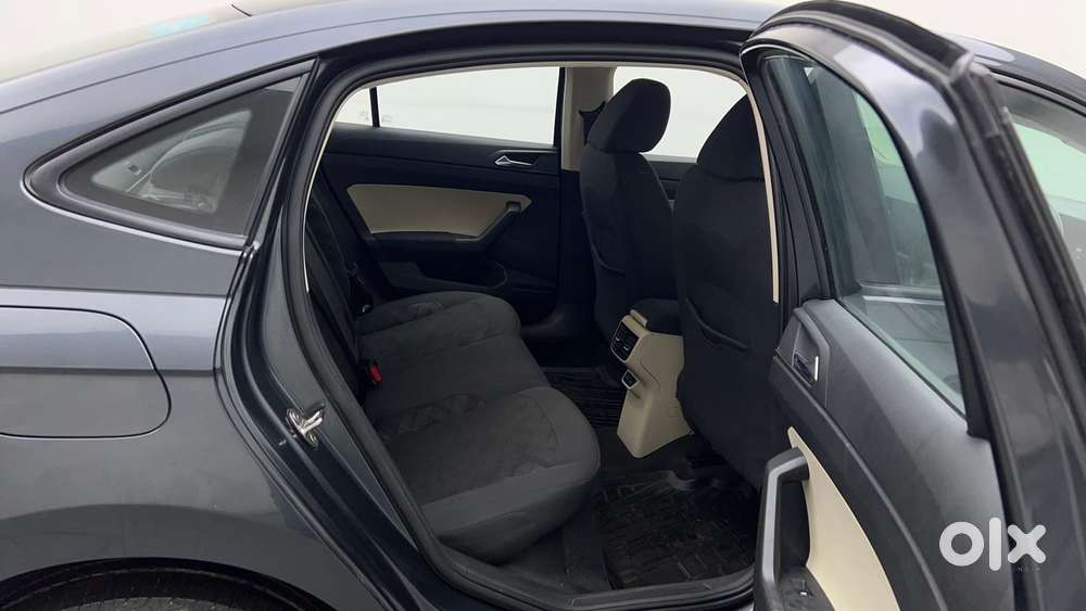 Skoda Slavia Ambition 1.0l Tsi At, 2022, Petrol