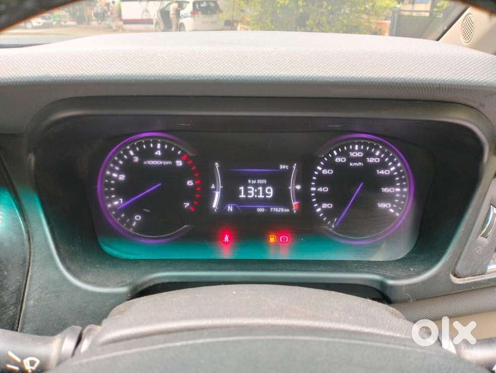 Mahindra Marazzo M6, 2019, Diesel